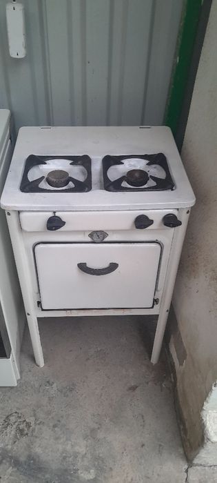 Срочно продаётся газ плита   Б хороший састийана