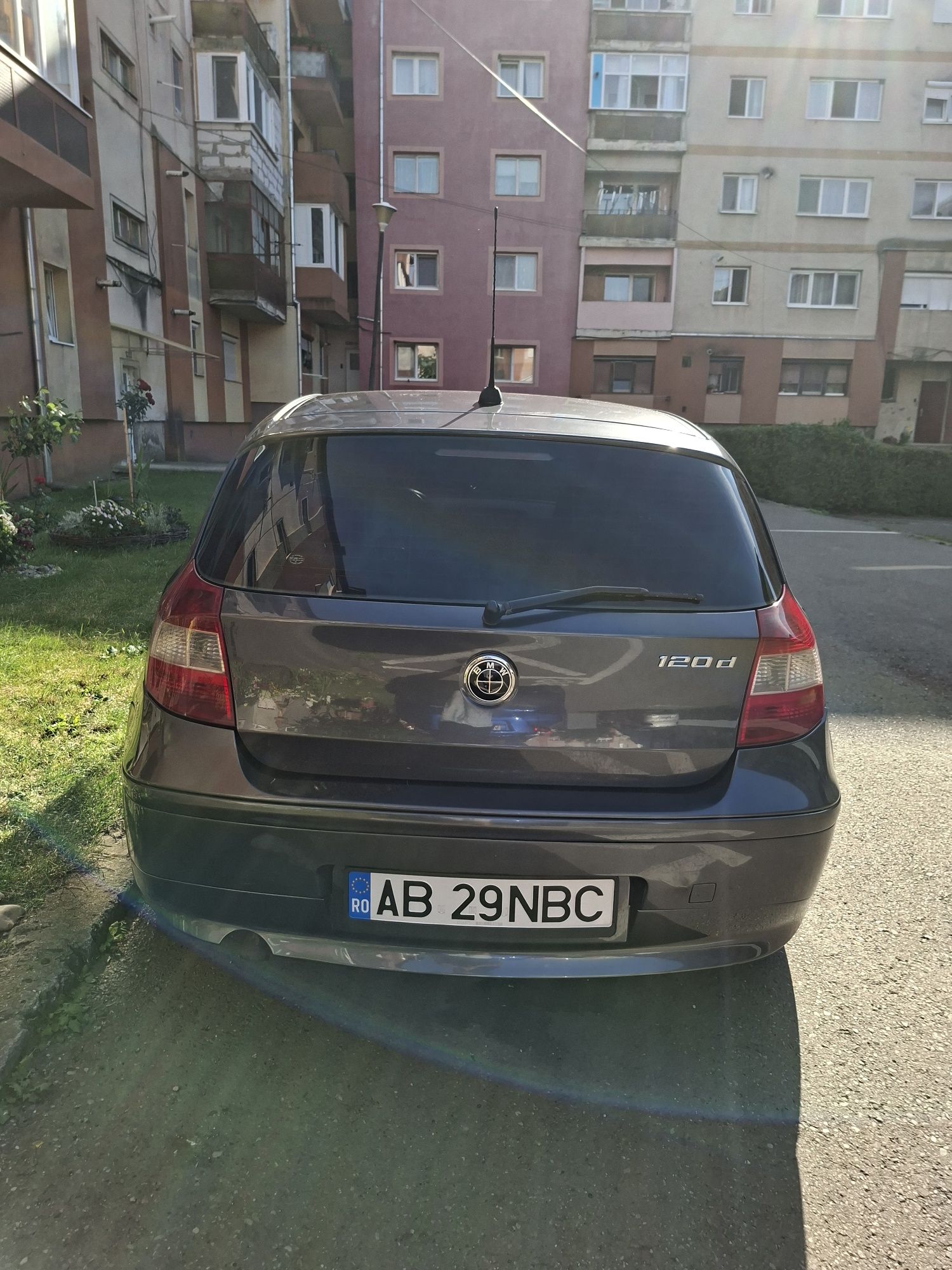 Vând schimb Bmw e87