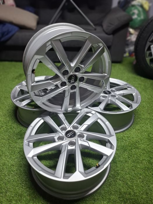 Set 4 jante Audi  a3 s3 r17  Noi originale !