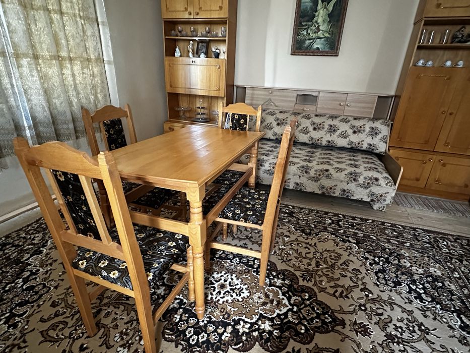 Mobilă veche 'tineret'