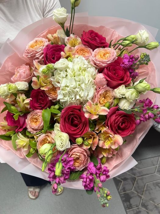 Букет цветов из разных цветов