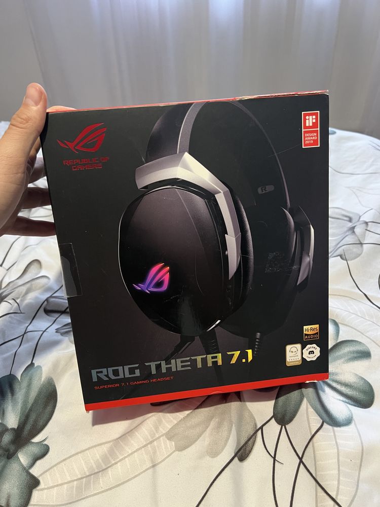 Casti gaming ASUS ROG Theta 7.1! SIGILATE!