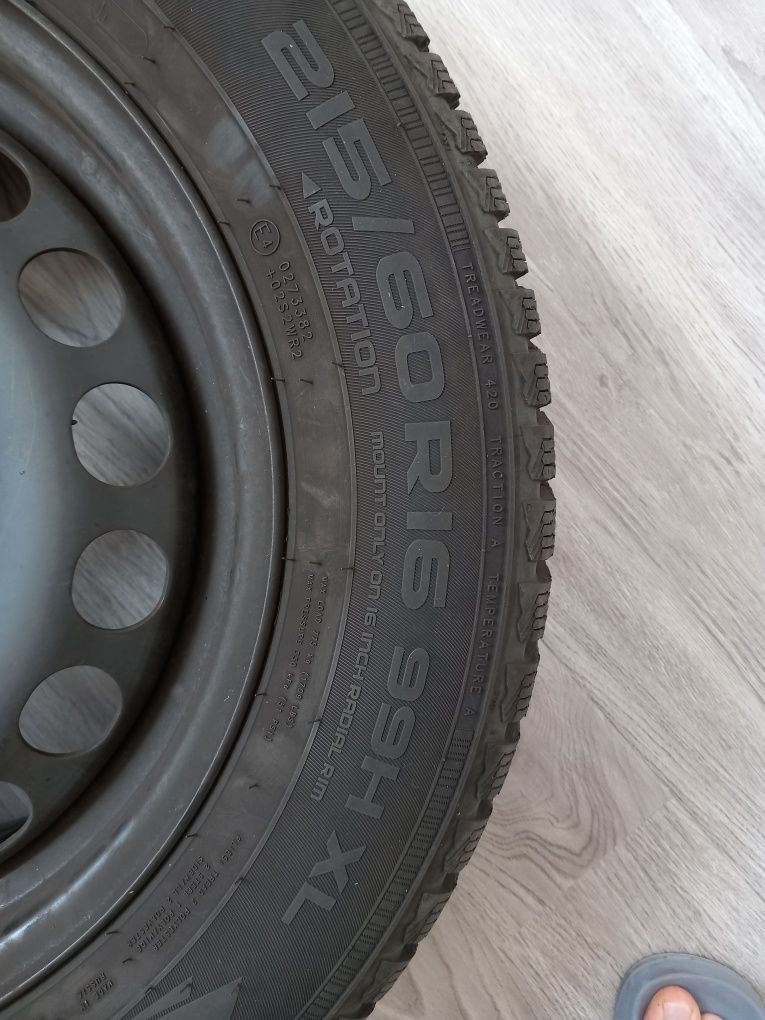 De vânzare anvelope 215 60 r16 iarna Nokian