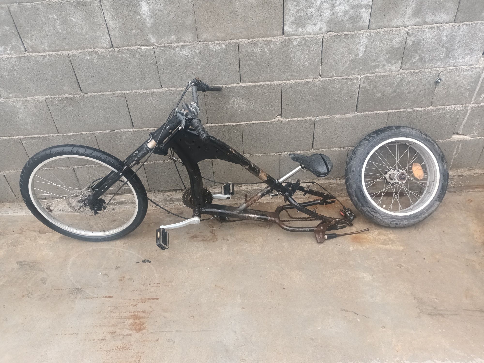 bicicleta chopper sau dezmembrez