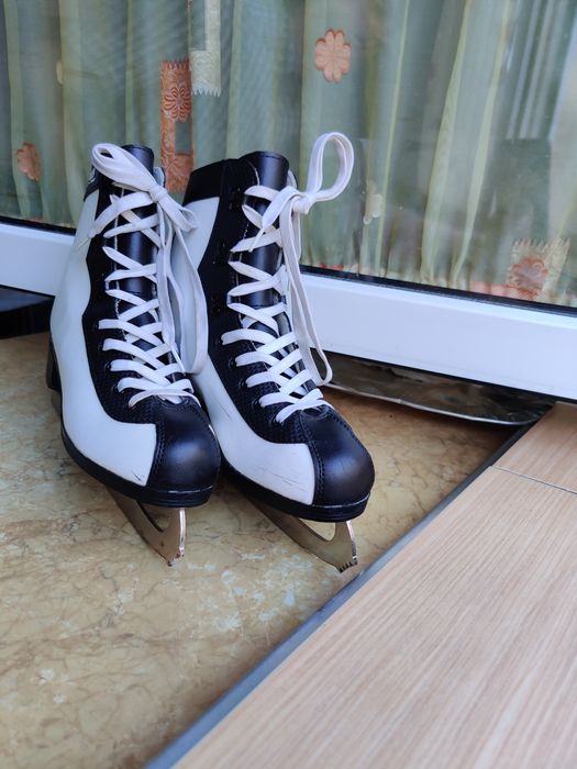 Patine adulți unisex mărime 39