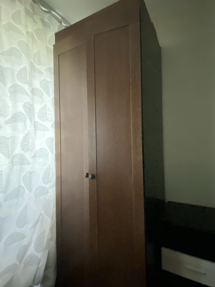 Продават се 2 испански здрави гардероба ( по договаряне)