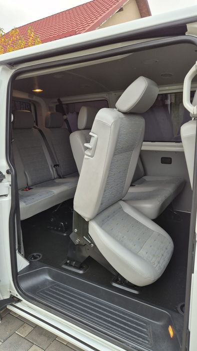 VW Transporter T5 2.0 Diesel 8+1 Locuri