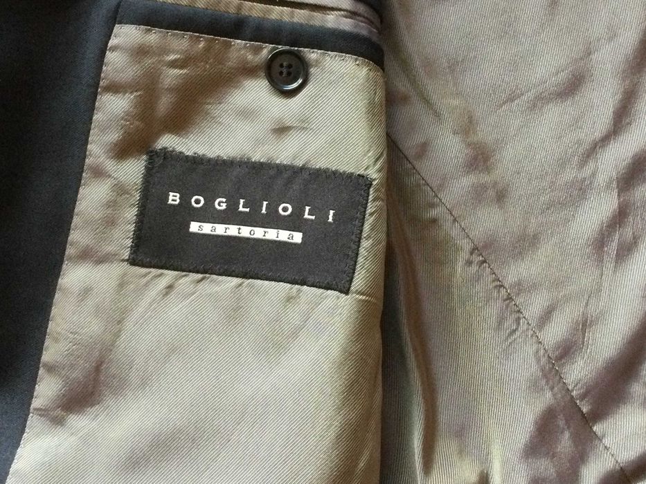 НОВО 100 % оригинално черно сако BOGLIOLI размер 54 / XL от Италия