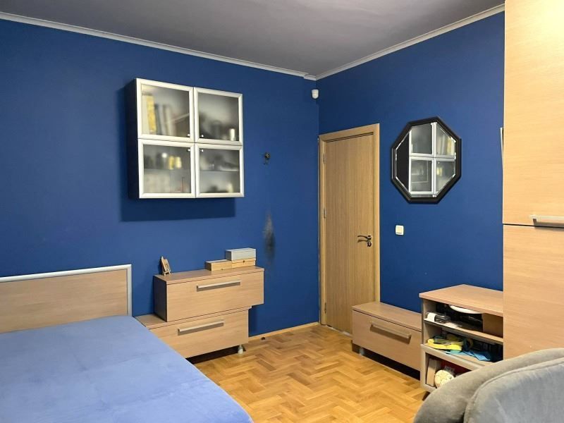 Продава се Тристаен апартамент в Варна, Бриз - 120 кв.м за 1959 €/кв.м - Снимка #11