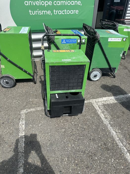 Vand sau inchiriez Dezumidificator industrial