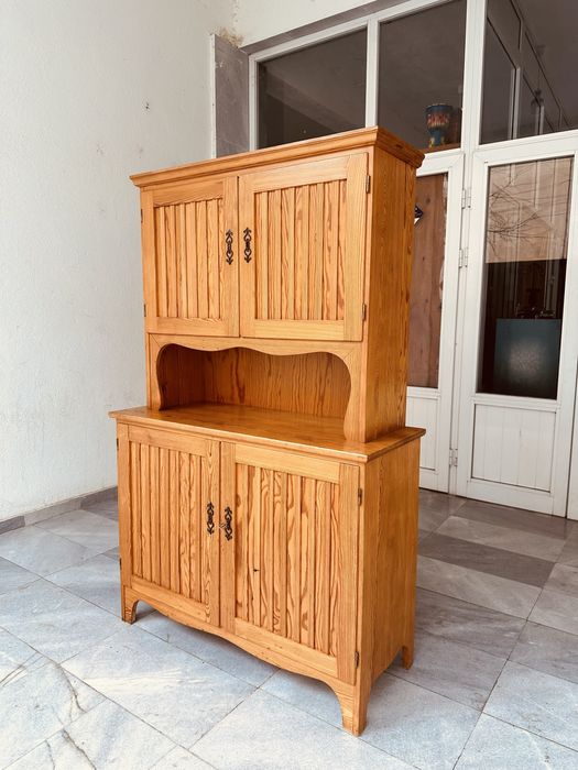 Масивен дървен бюфет / шкаф в рустик стил – отлично състояние