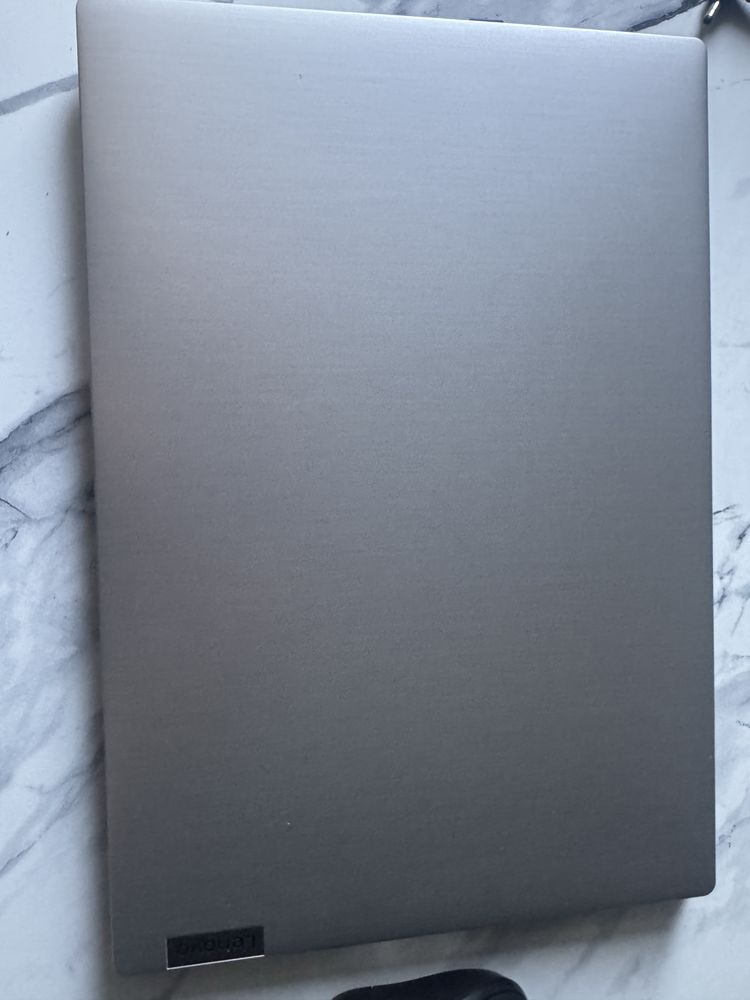 Lenovo ideapad 3