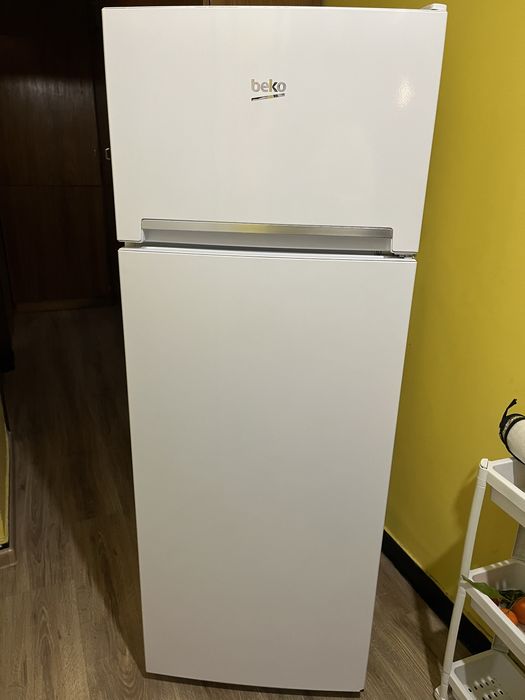 Хладилник Beko с горна камета