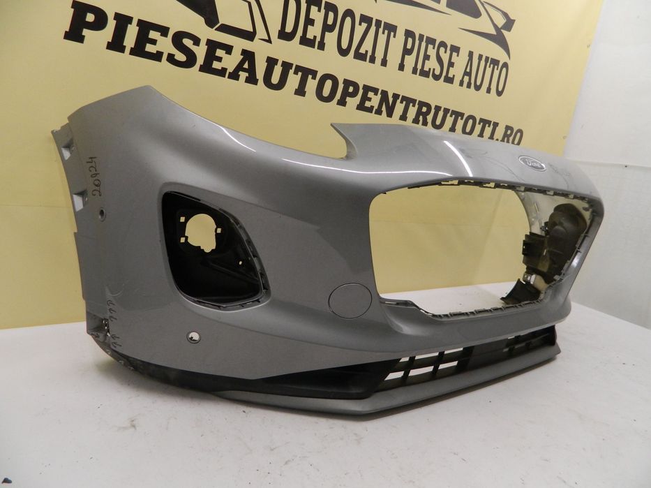 Bara fata Ford Puma, 2019, 2020, 2021, 2021, L1TB-17757-A, fisurata in partea de jos,include spoiler cu ornament fisurat in partea dreapta.