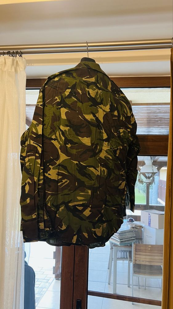 Vand costum militar marimea 52