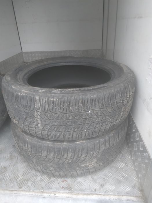 Продам покрышки зимные комплект