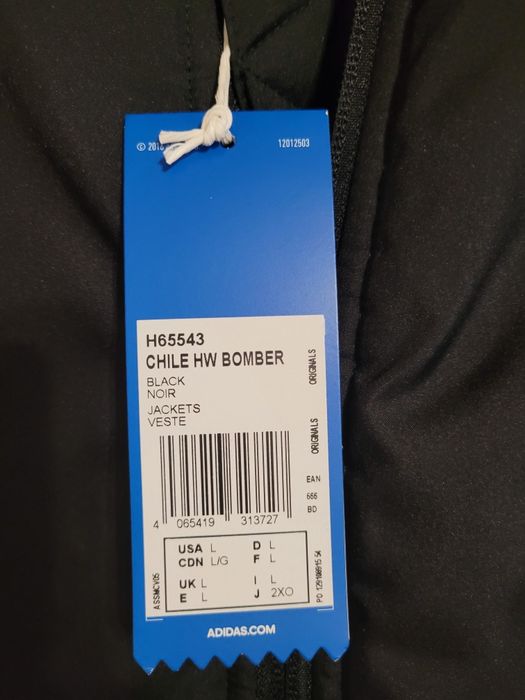 Vând Jacheta Adidas marimea L.