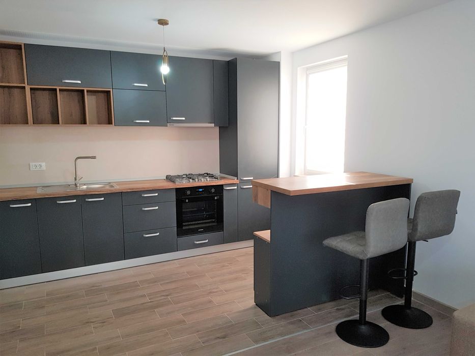 Proprietar vand apartament 2 camere Urban Plaza cu loc de parcare
