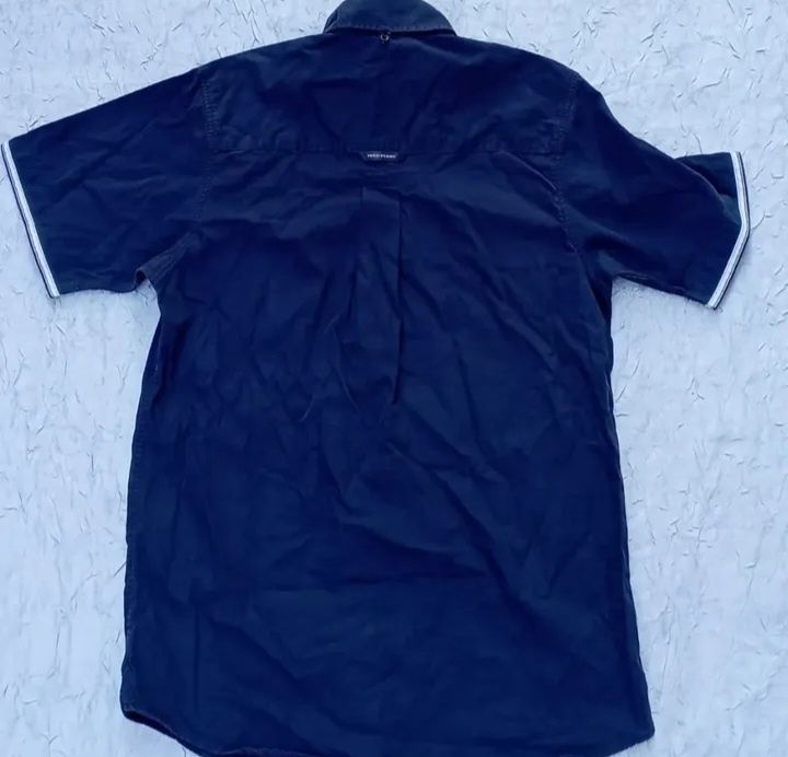 Vând cămașă bărbați Fred Perry !