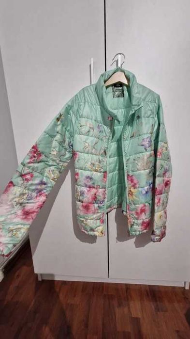 Geaca fete Replay
12 ani / 146-152 cm· Foarte bună