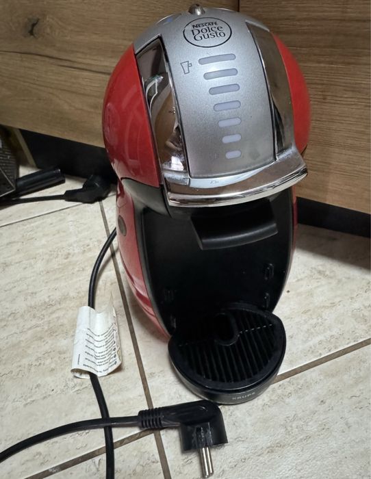 Кафемашина с капсули Dolce Gusto