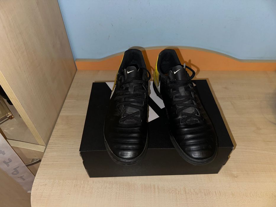 Футболни обувки за изкуствен терен Nike Маратонки TIEMPOX RIO