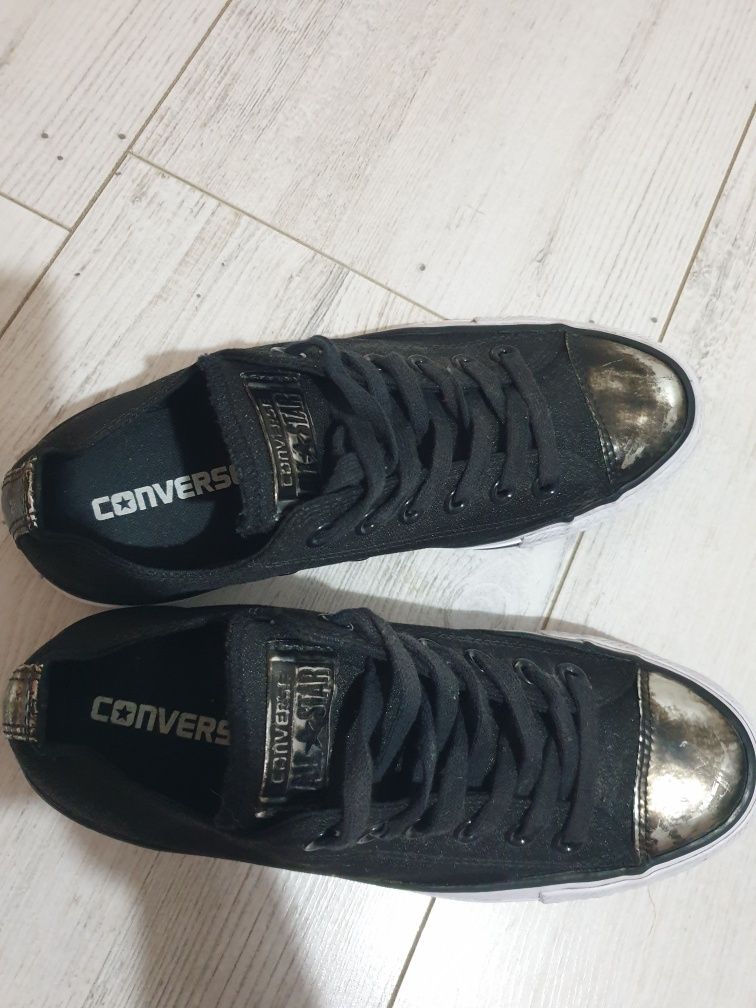 Tenisi negri Converse