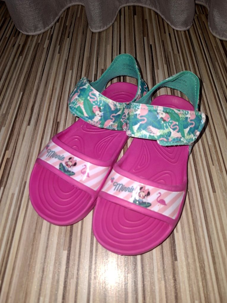 Sandale Minnie mărime 32.