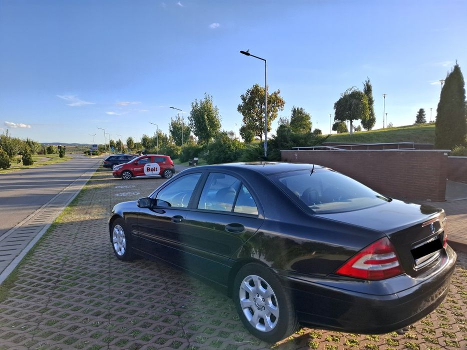 Mercedes C Class 1.8 benzină 143cp, istoric service