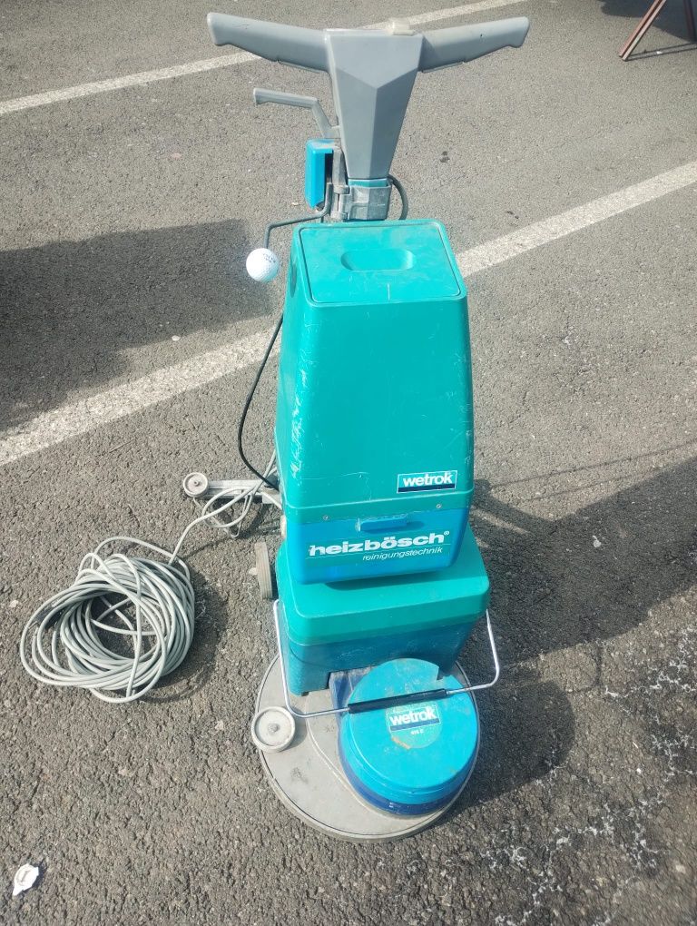Mașina spălat/șlefuit pavele