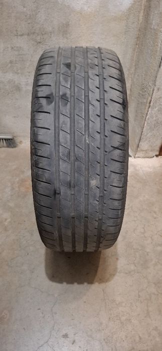 Единична бройка гума 215/50/17"