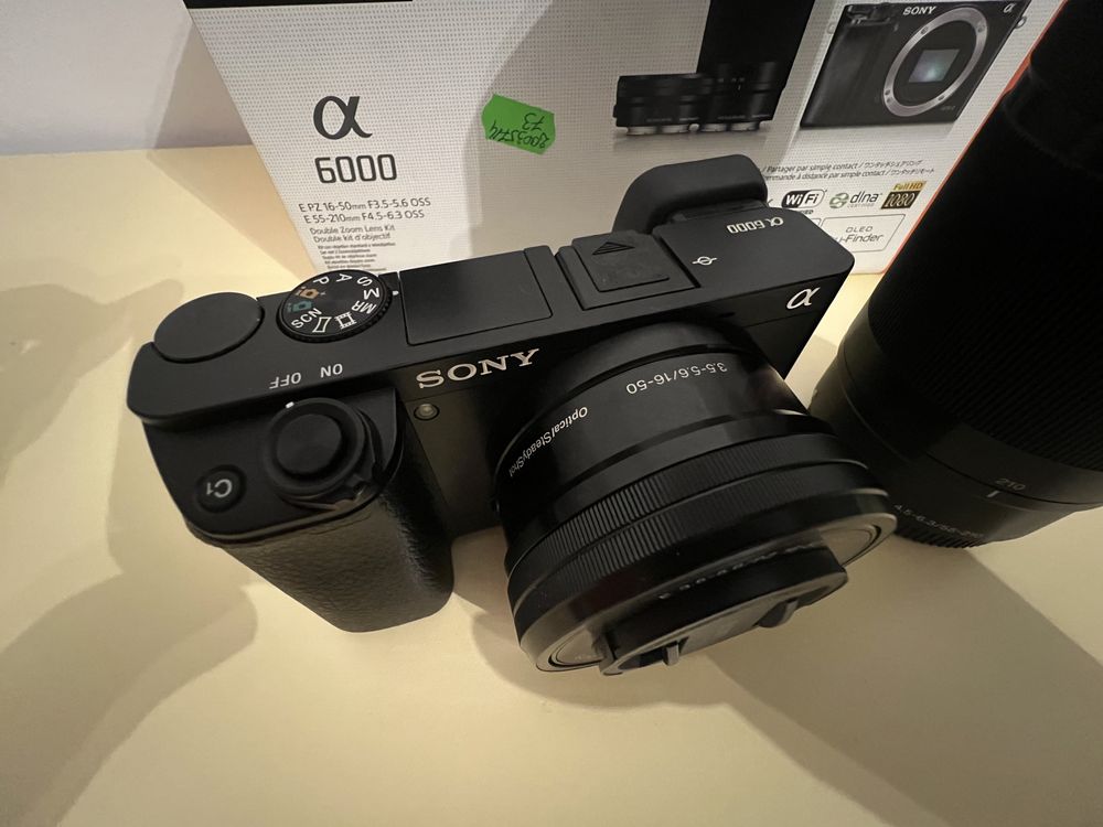 Aparat foto Mirrorless Sony Alpha A6000 Obiectiv 16-50mm + 55-210mm