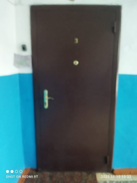 Продам железную дверь