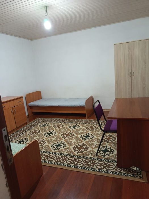 сдаём комнату в аренду в центре города возле площади