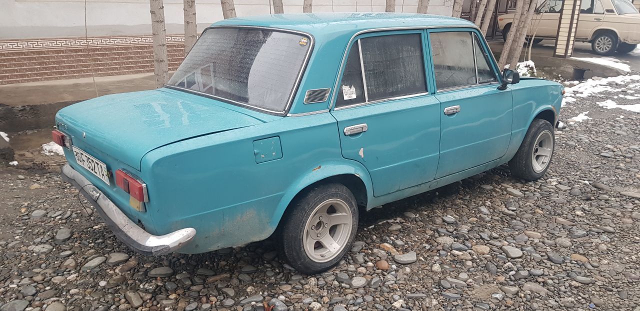 Vaz 21 011 sotladi