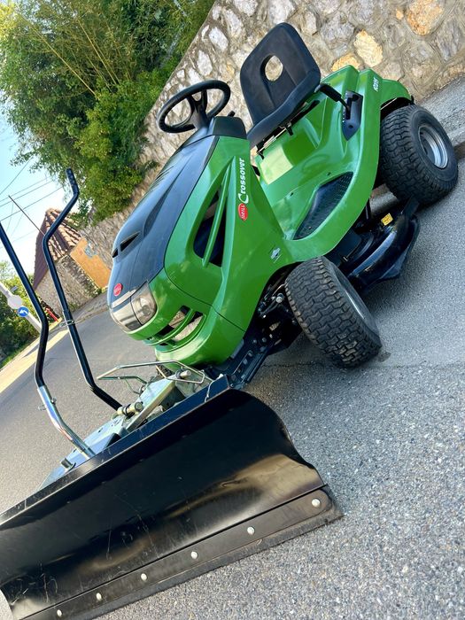 Tractoras de tuns iarba Cross over Austriac