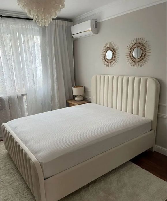 Двуспальная кровать