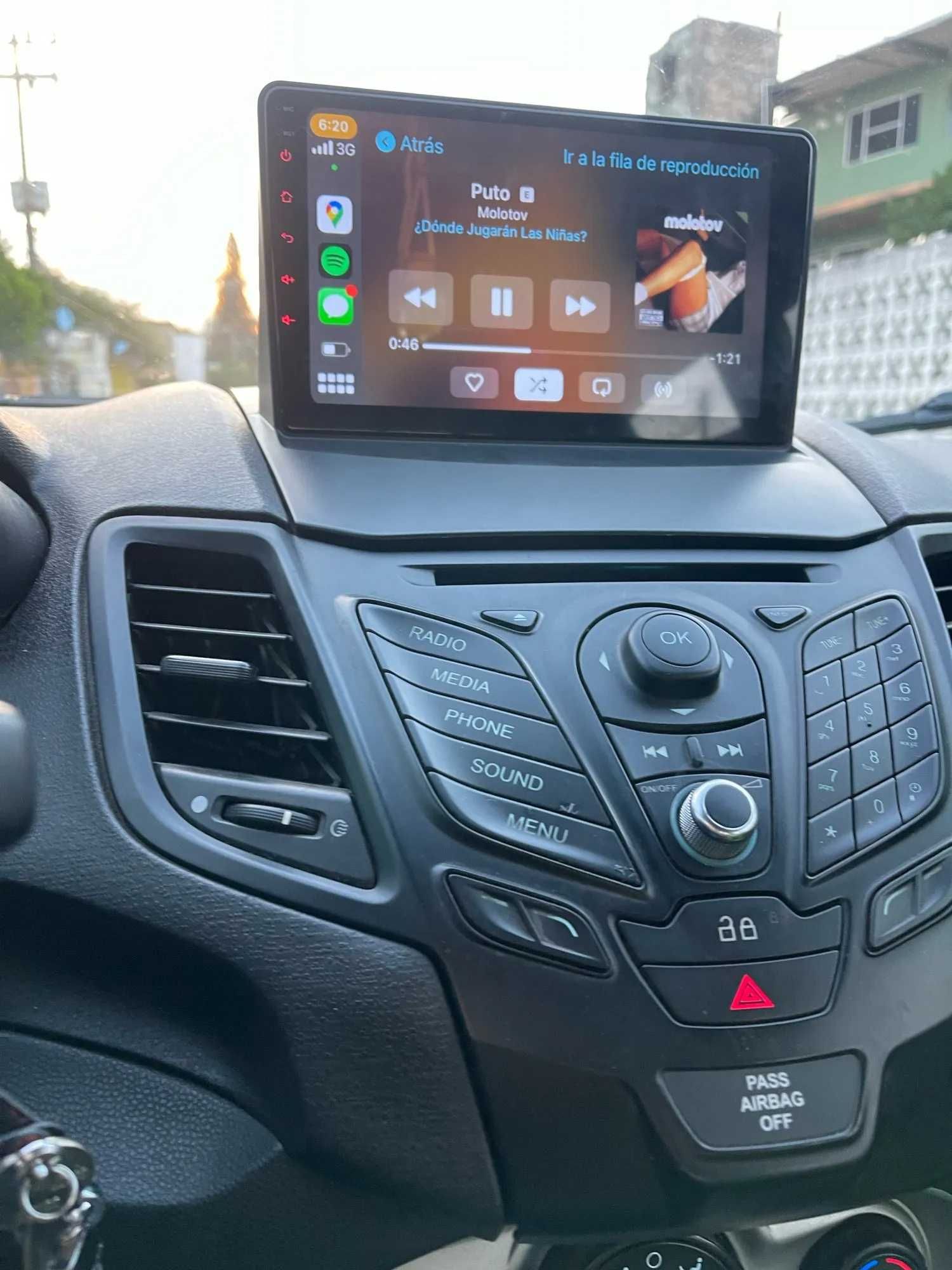 Navigatie GPS Android Ford Fiesta 2009-2017 1-8GB RAM - QLed CarPlay