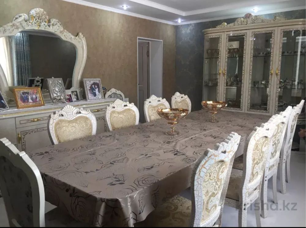 Стол + стулья 8шт