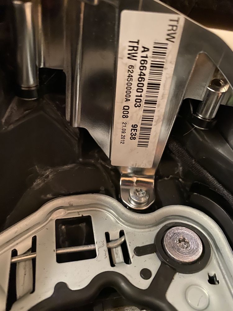 Продавам волан за Мерцедес w166/w212/w204 Mercedes W203