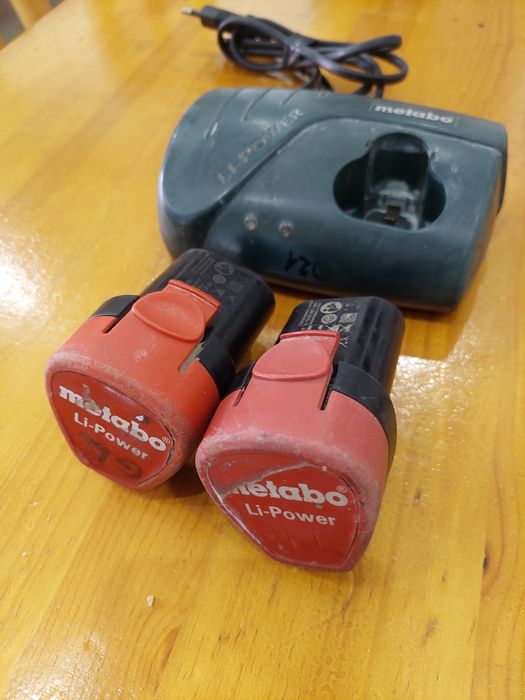 Set acumulatori + încărcător Metabo