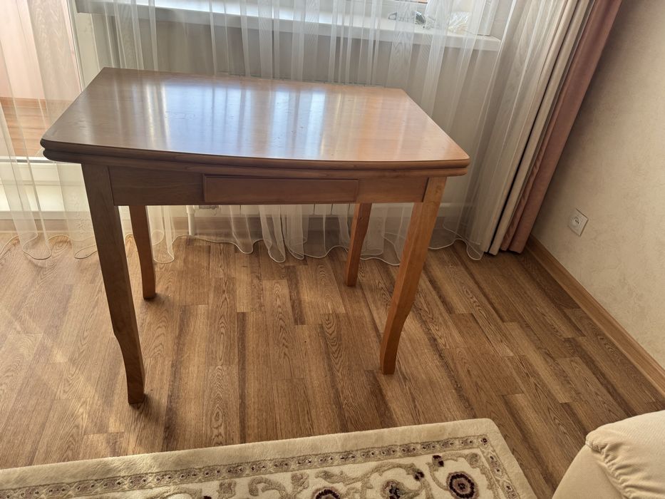 Продам стол из дерева
