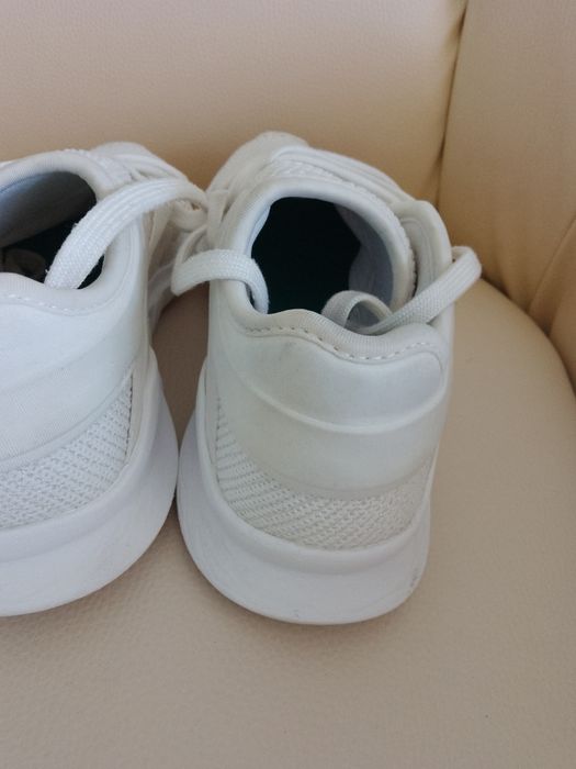 Adidași Nr 38 stare impecabila