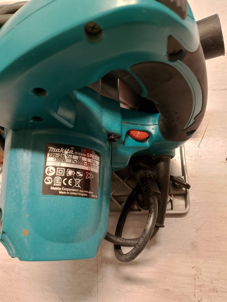 Потапящ циркуляр Makita