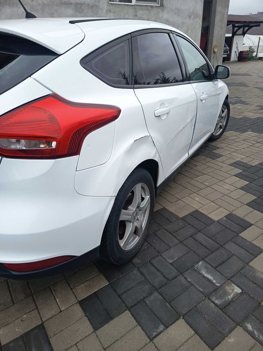 Ford Focus 3 Facelift usor avariata ,deplasabila pe orice distanta