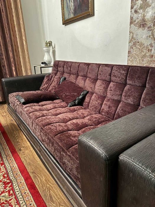 Диван, два кресла, пуфик