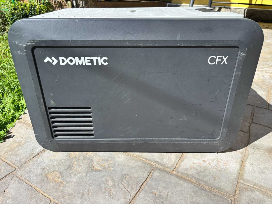 Dometic CFX35 Compressor Fridge Freezer – 12/24V & 230V – 36L