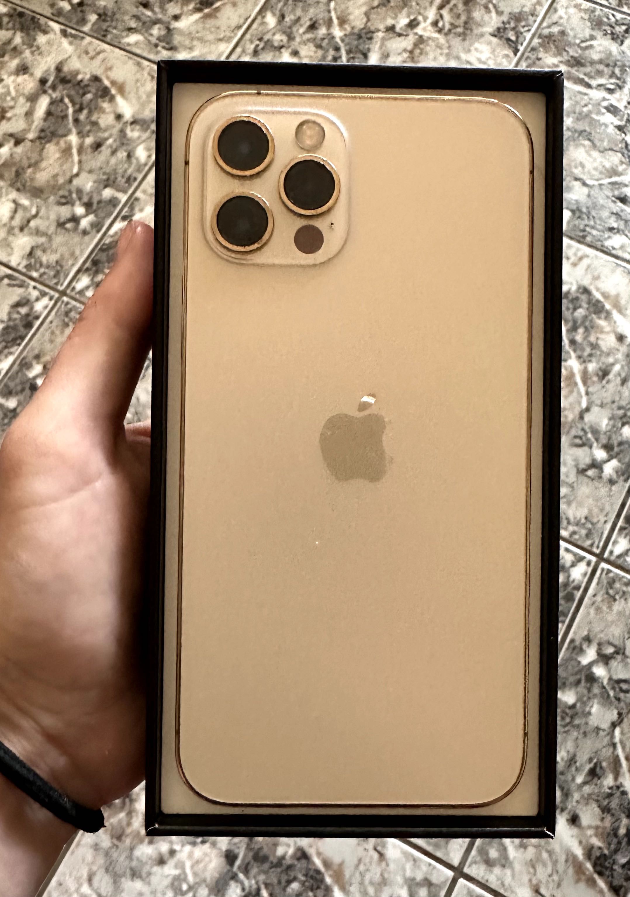 Apple iphone 12 Pro Gold