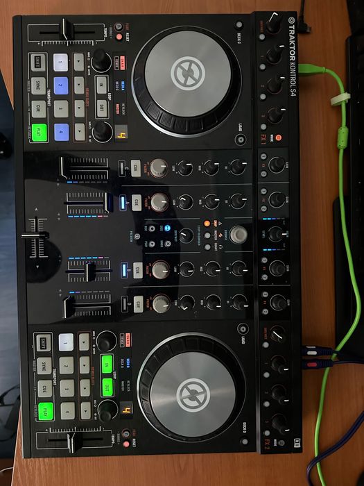 NI Traktor S4 mk2 + Decksaver