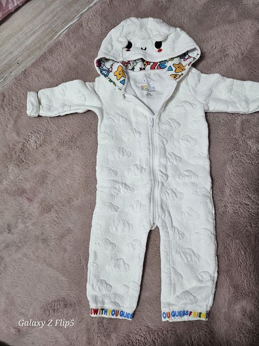 Космонавт Guess, 12 месеца